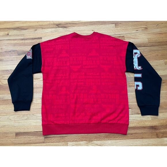 NBA Men's Sweatshirt Pullover Embroidered Chicago Bulls Basketball Team XL Red - Picture 2 of 7